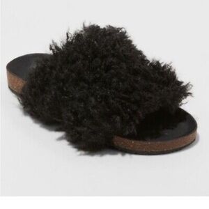 Universal Thread Black Ember
Double Strap Faux Fur Slide Sandals